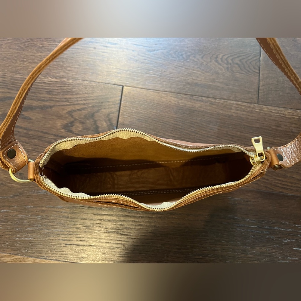 Portland Leather - Lucy Shoulder Bag in Hava - Picture 3 of 6